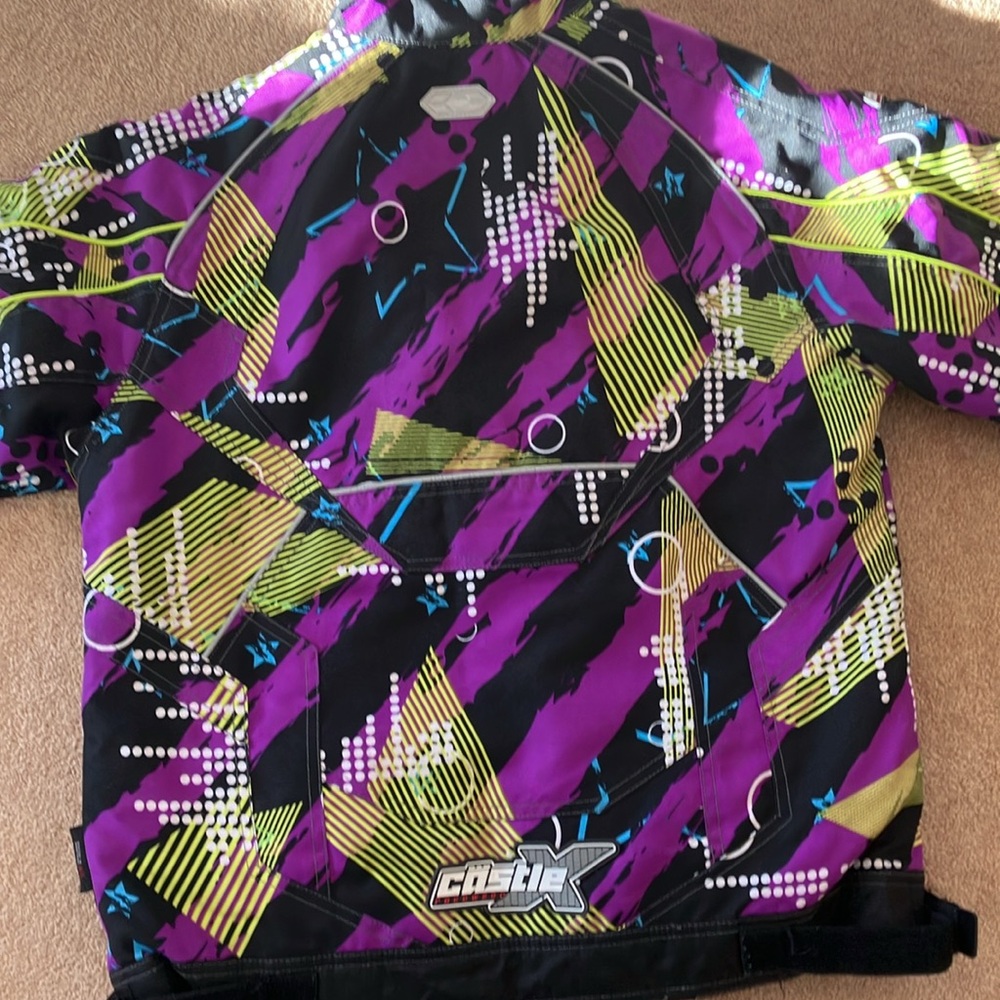 CASTLE X RACEWEAR SWITCH SPECIAL EDITION
GIRLS YOUTH SIZE LARGE
EXCELLENT COND. - Picture 9 of 15